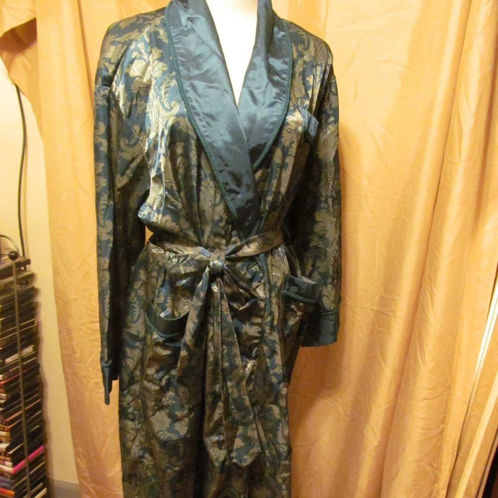 Victoria Secret Women's Size XS Long Robe Floral